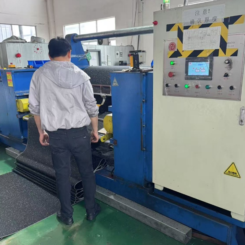 Recycled rubber flooring 5