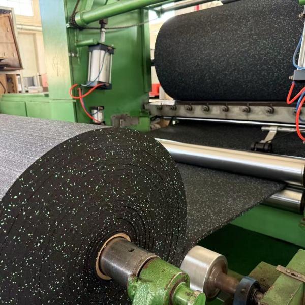 Recycled rubber flooring 4